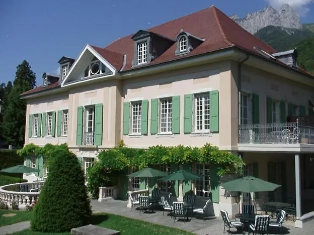 La Des Roses Bed and Breakfast *